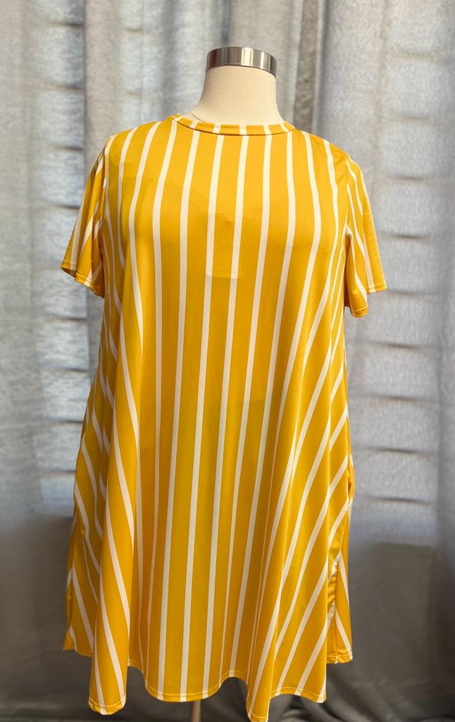 Traje Amarillo de Lineas