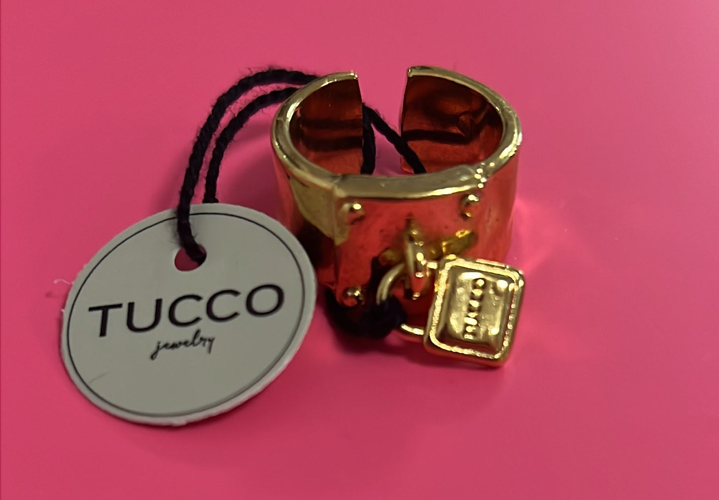 COLLAR Tucco